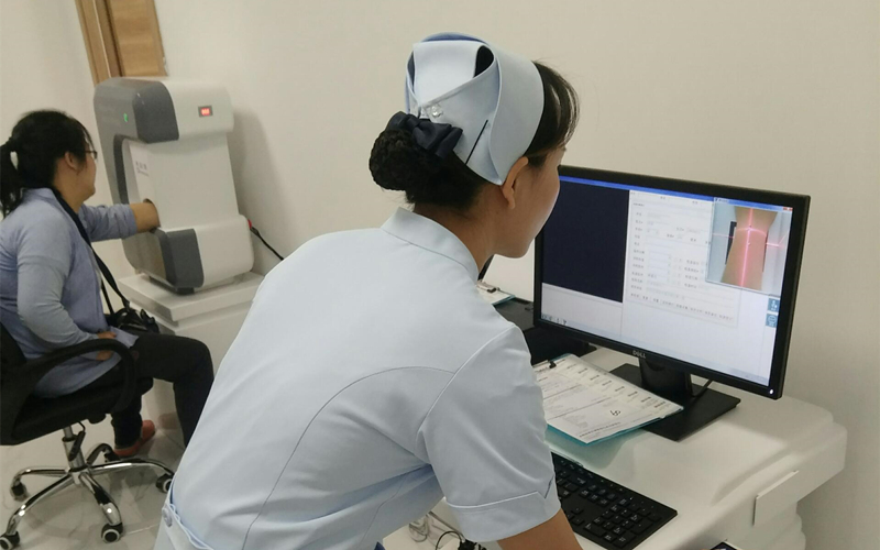 操作醫(yī)生免受任何照射劑量，保證操作醫(yī)生長期操作安全